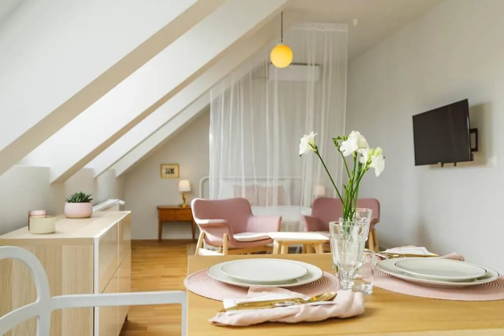 Apartment Vivando - Sunny Studio F + Parking Bucharest