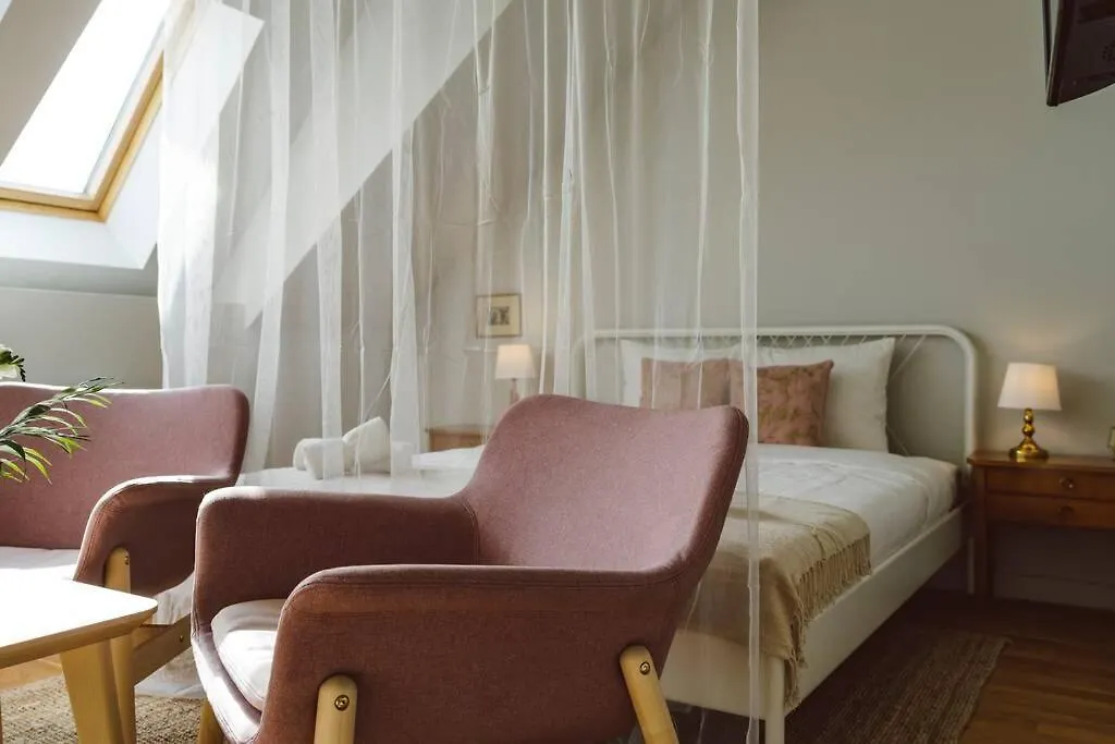 Apartment Vivando - Sunny Studio F + Parking Bucharest Romania