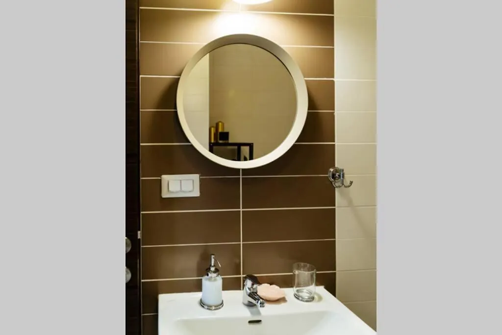 Vivando - Sunny Studio F + Parking Bucharest Apartment