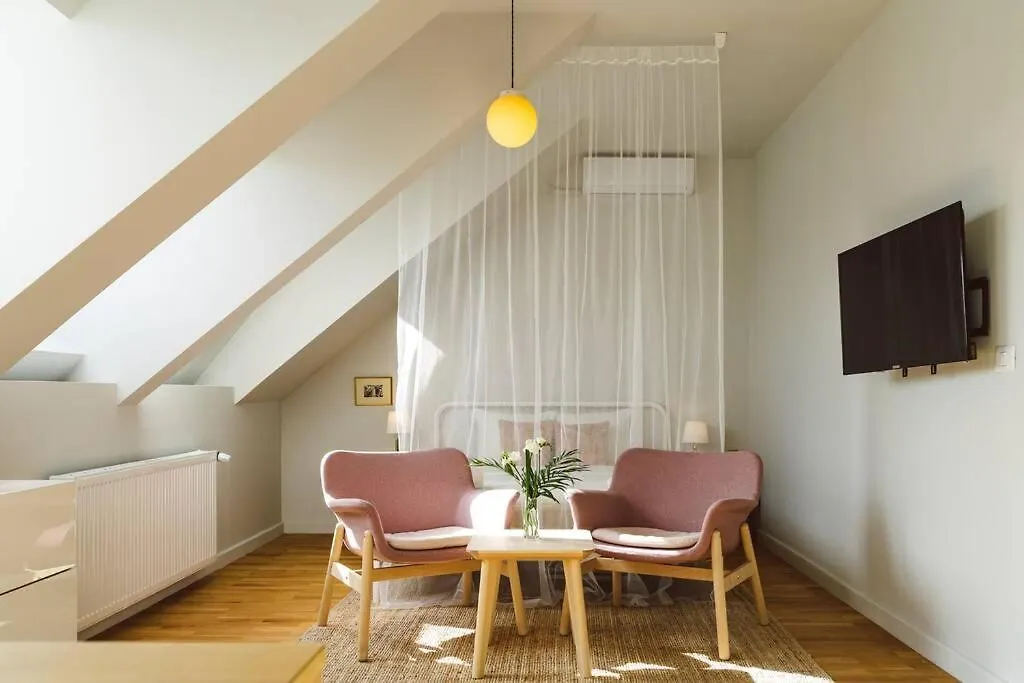 Vivando - Sunny Studio F + Parking Bucharest Apartment